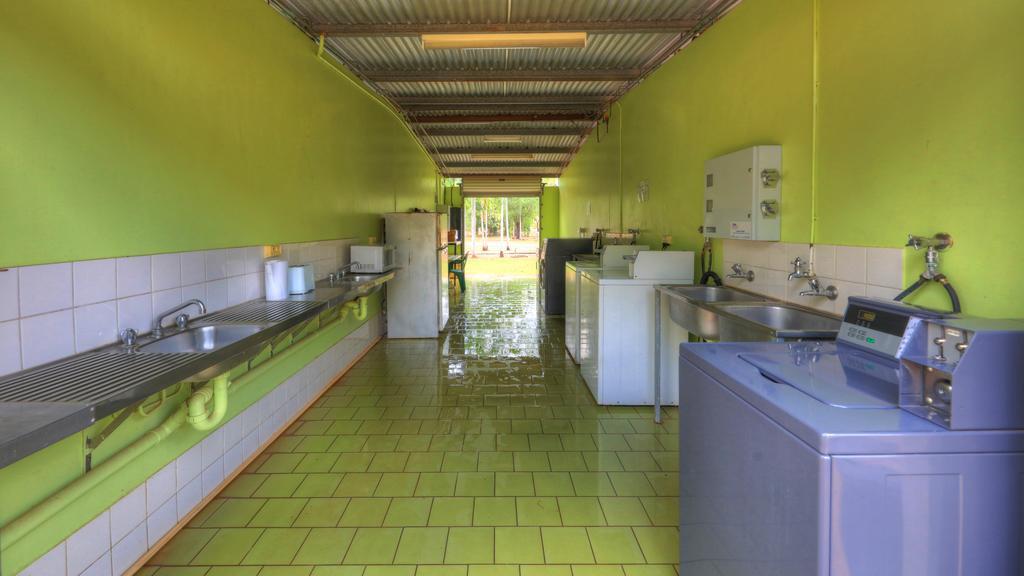 Batchelor Holiday Park Екстер'єр фото