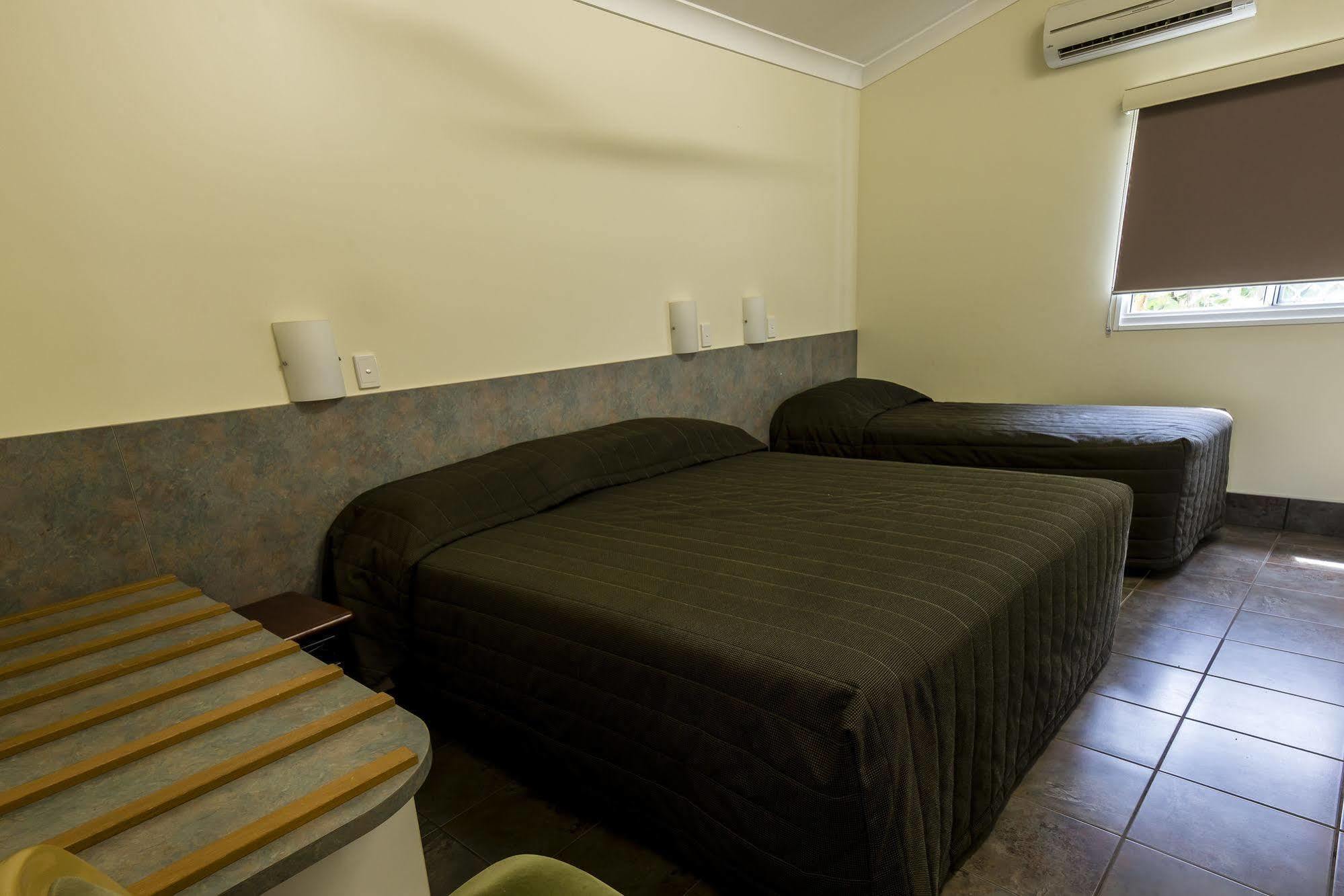 Batchelor Holiday Park Екстер'єр фото