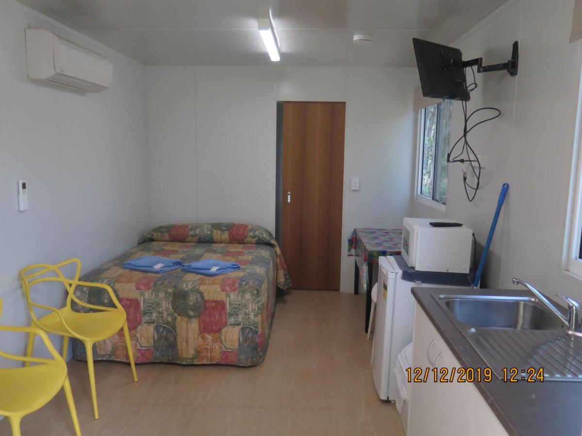 Batchelor Holiday Park Екстер'єр фото